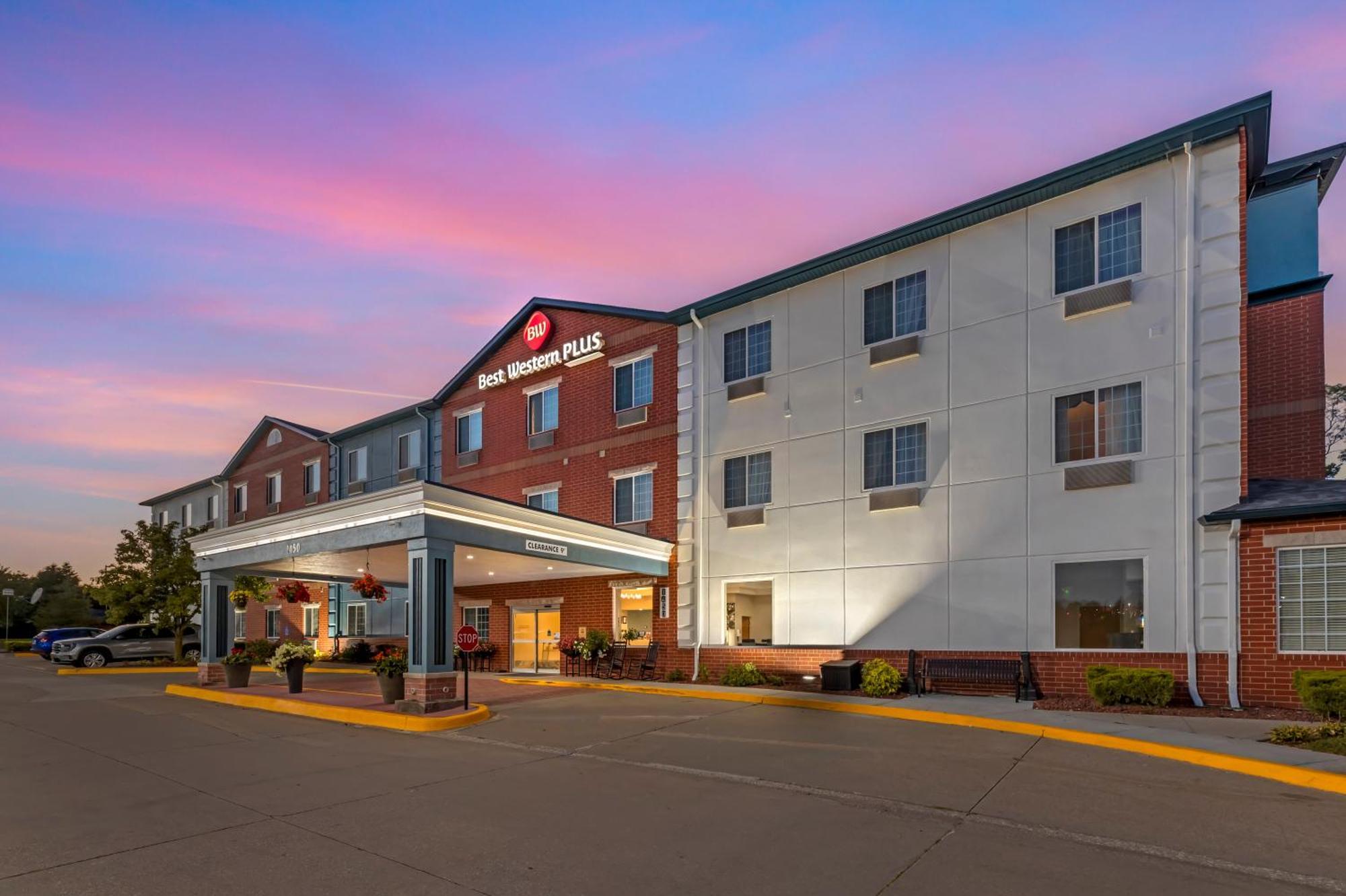 Best Western Plus Des Moines West Inn & Suites Clive Zewnętrze zdjęcie