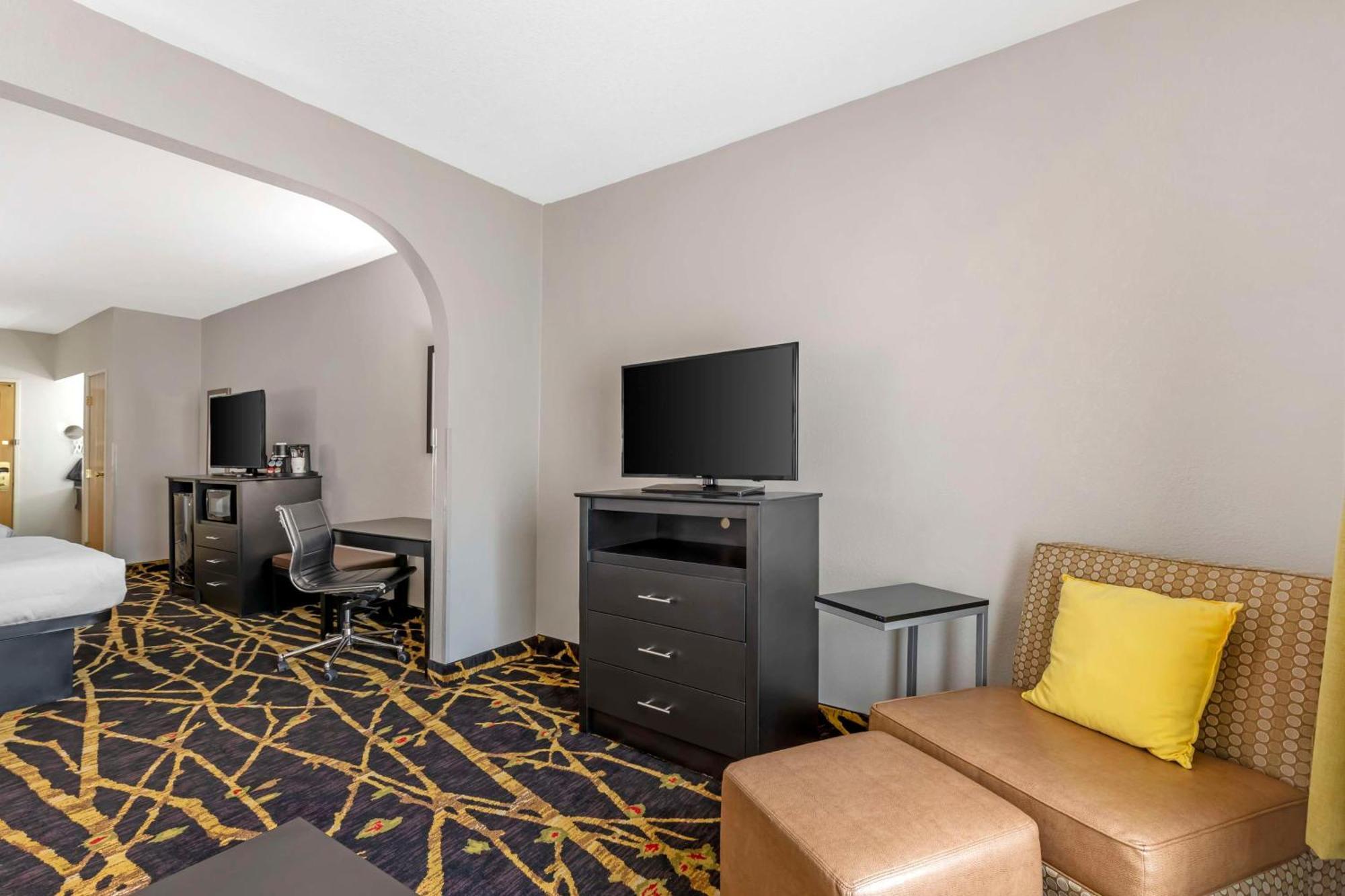 Best Western Plus Des Moines West Inn & Suites Clive Zewnętrze zdjęcie