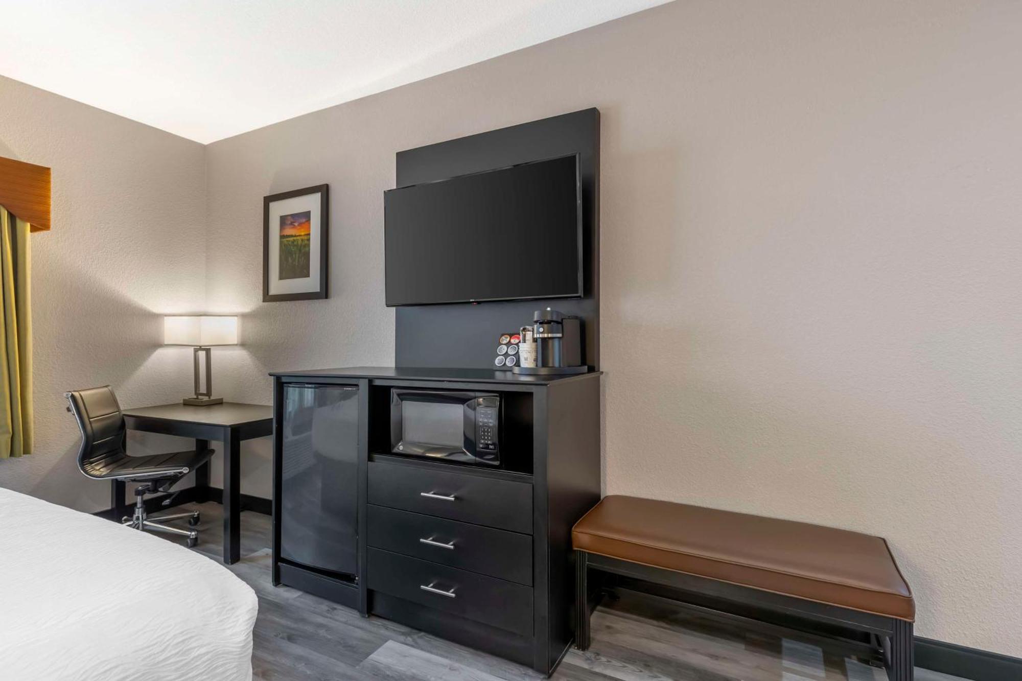 Best Western Plus Des Moines West Inn & Suites Clive Zewnętrze zdjęcie